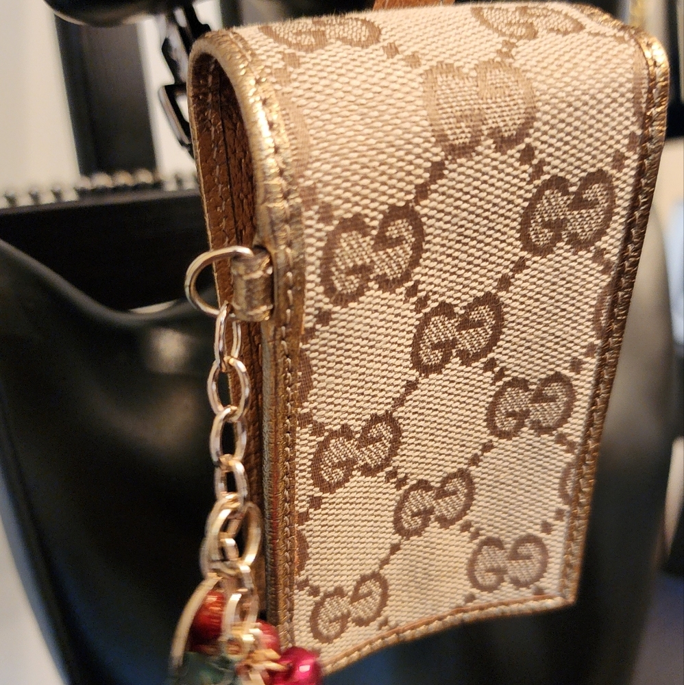 Gucci accessory wallet/pouch key holder